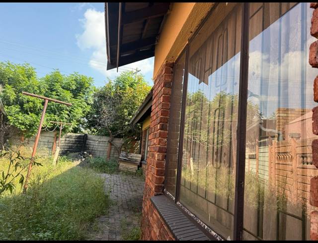 3 BEDROOM HOUSE FOR SALE IN BOITEKONG
